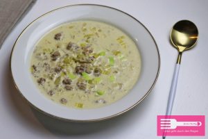 Kaese Lauch Suppe mit Hackfleisch