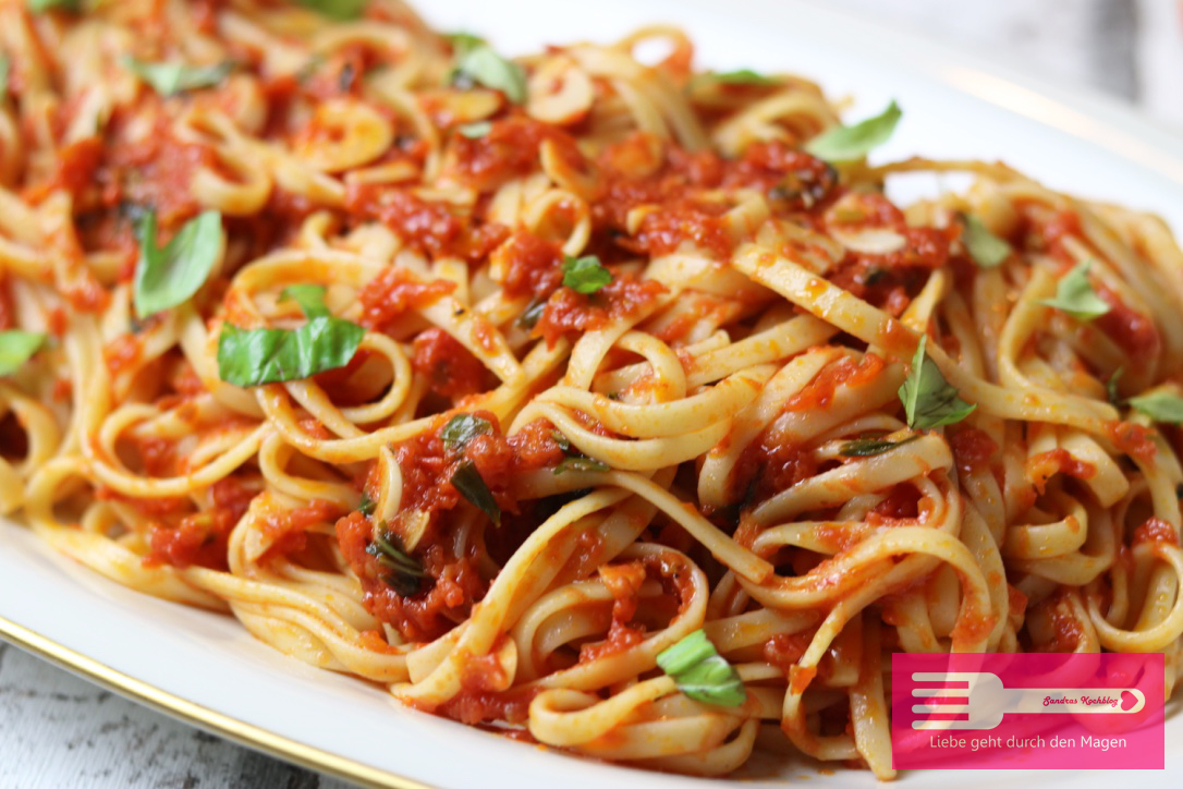 Spaghetti mit Tomatensauce (Jamie Oliver) - Sandras Kochblog