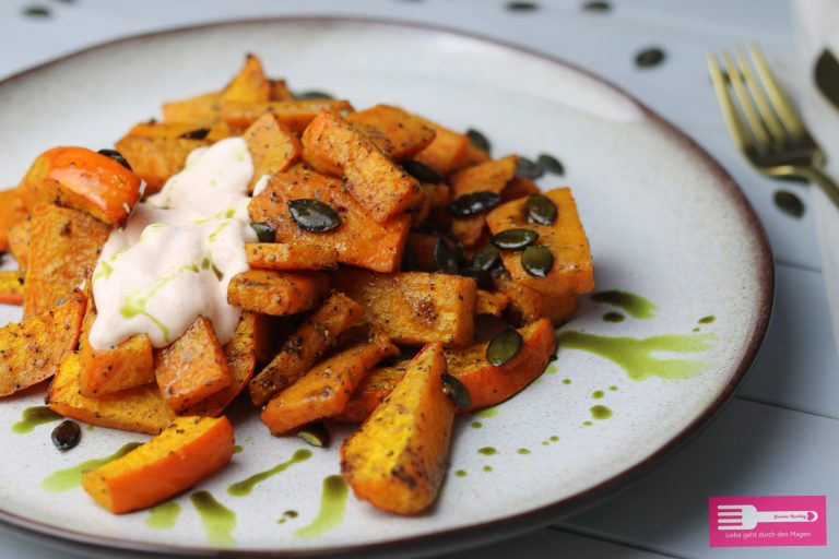 Kürbis Wedges aus dem Ofen mit Joghurt Chili Dip (Low Carb) - Sandras ...