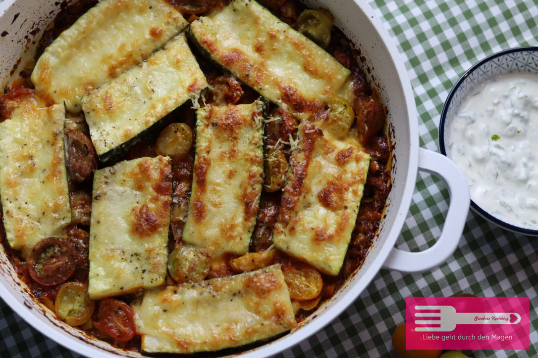 Zucchini überbacken in fruchtiger Tomatensauce - Sandras Kochblog