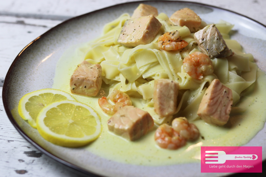 Pasta mit Lachs-Garnelen Sahne Sauce - Sandras Kochblog