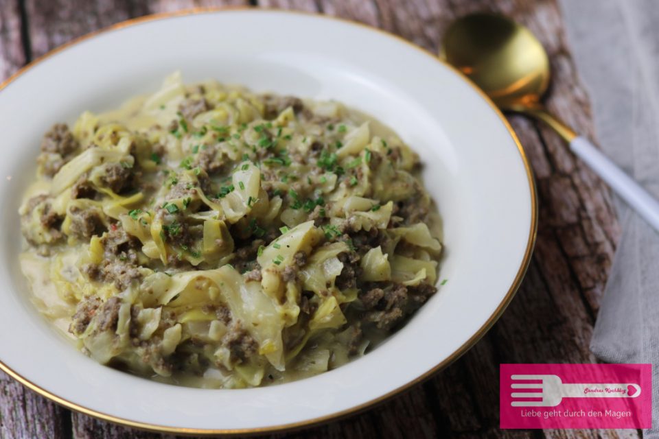 Chinakohl Pfanne mit Frischkäse und Hackfleisch (Low Carb)