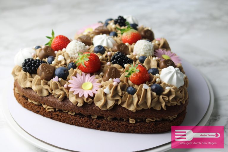 Schoko Nougat Torte Herzkuchen - Sandras Kochblog