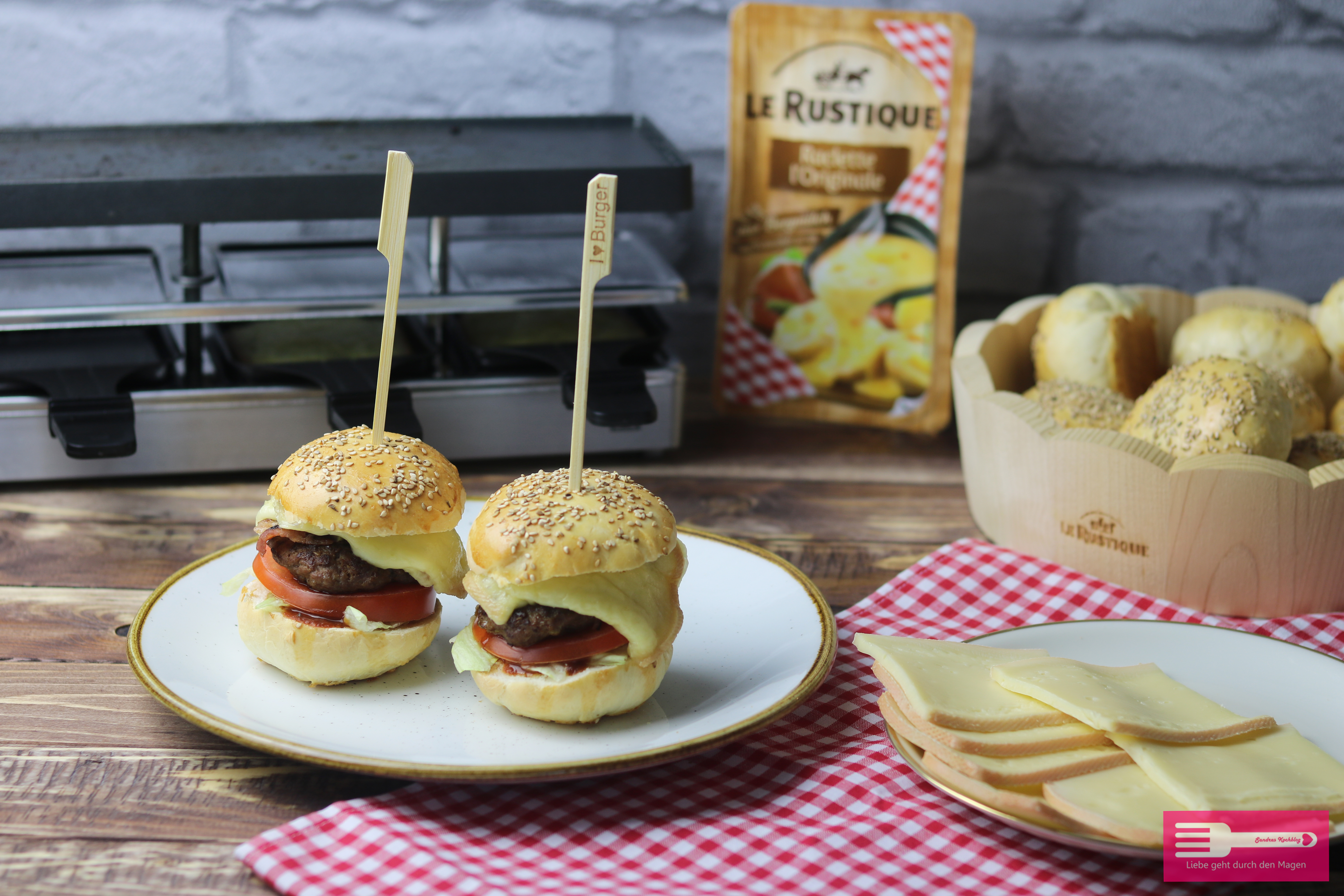 Mini Burger vom Raclette Grill mit Le Rustique l´Originale Raclette Käse