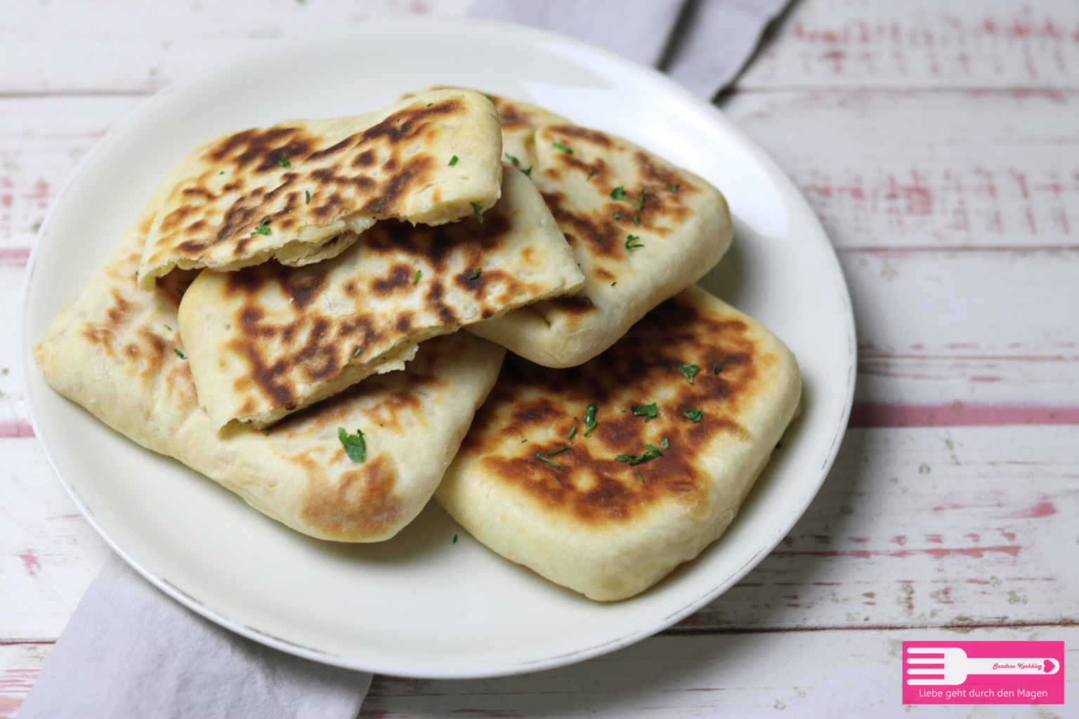 Pfannenbrot mit Käse gefüllt - Sandras Kochblog