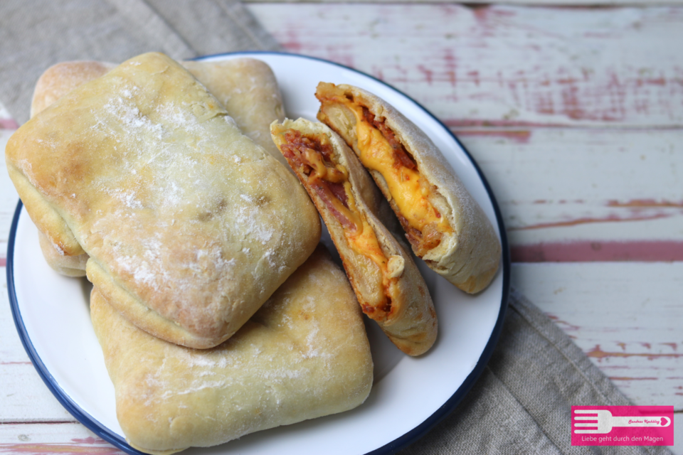 Pizzataschen - Sandras Kochblog