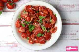 Tomatensalat mit Parmesan & Knobi